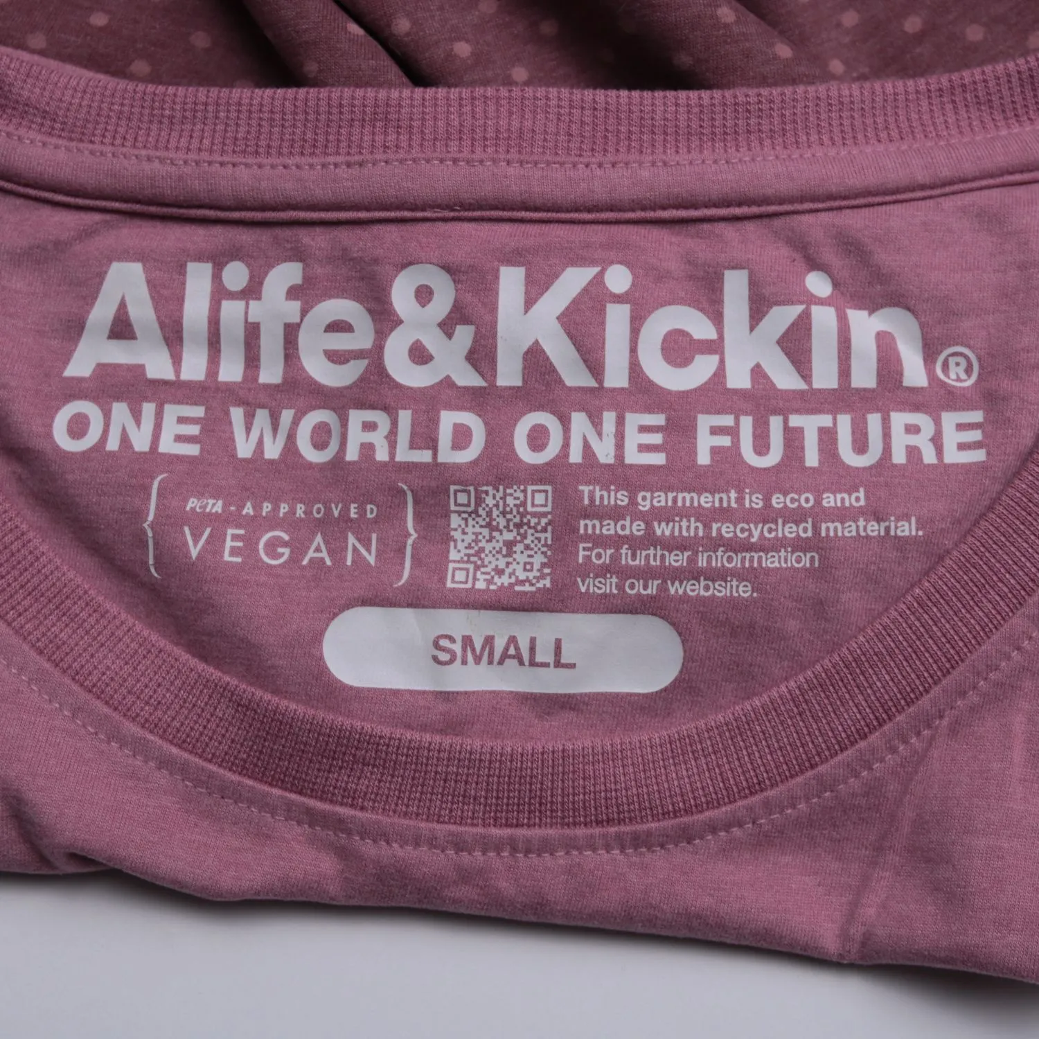 футболка Alife&Kickin